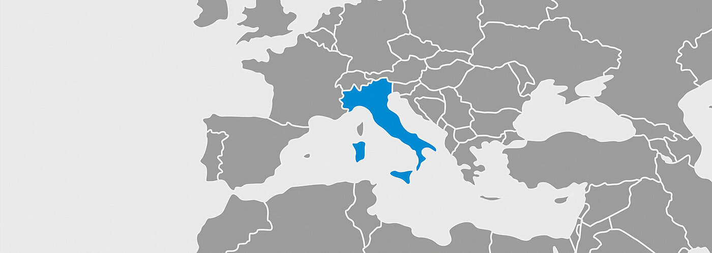 用蓝色标记的世界地图，代表意大利