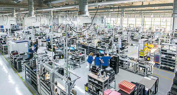 在巴特克罗齐根的SIKO工厂进行电子制造