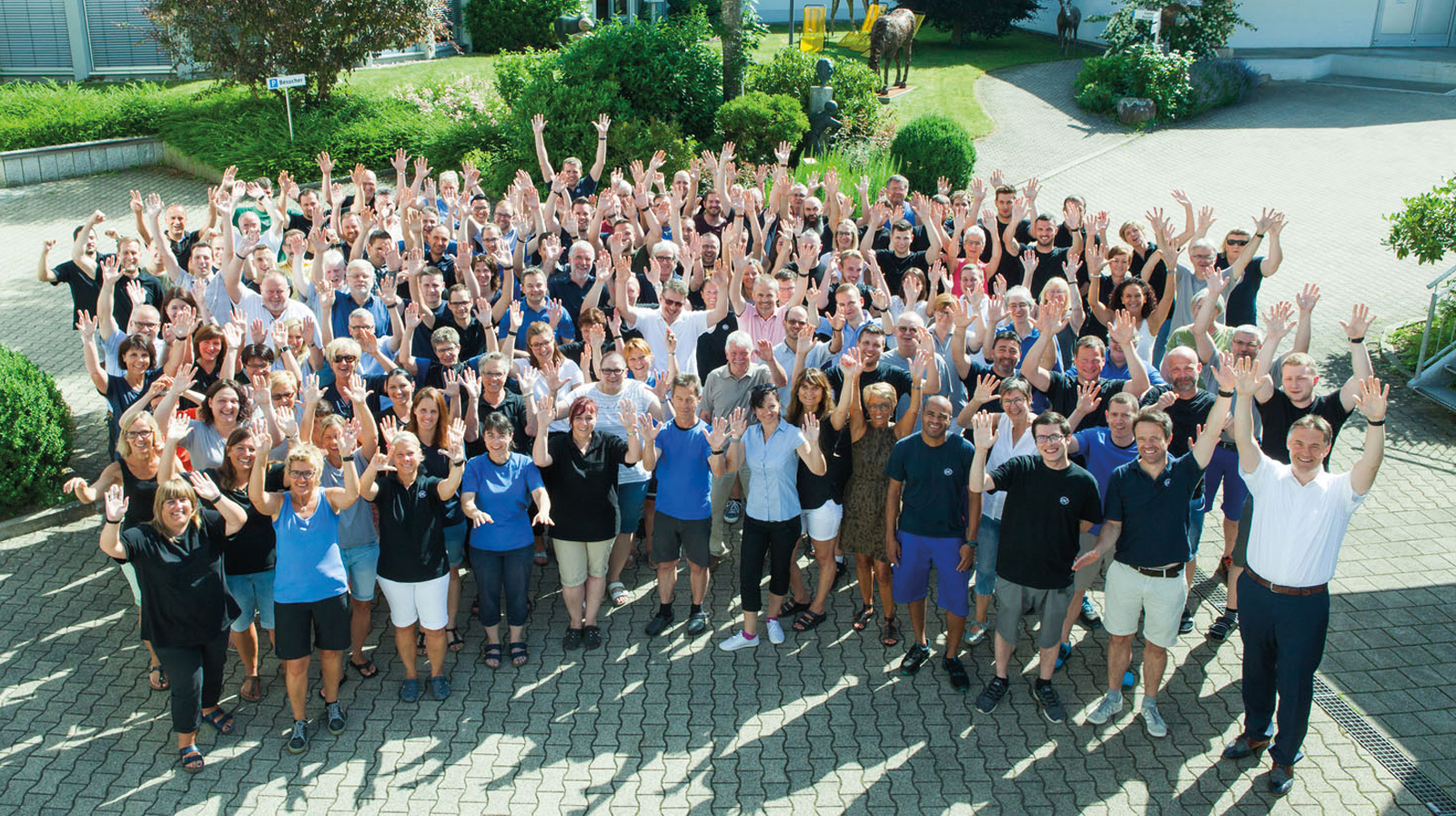 SIKO employees in a group photo at the Buchenbach location
