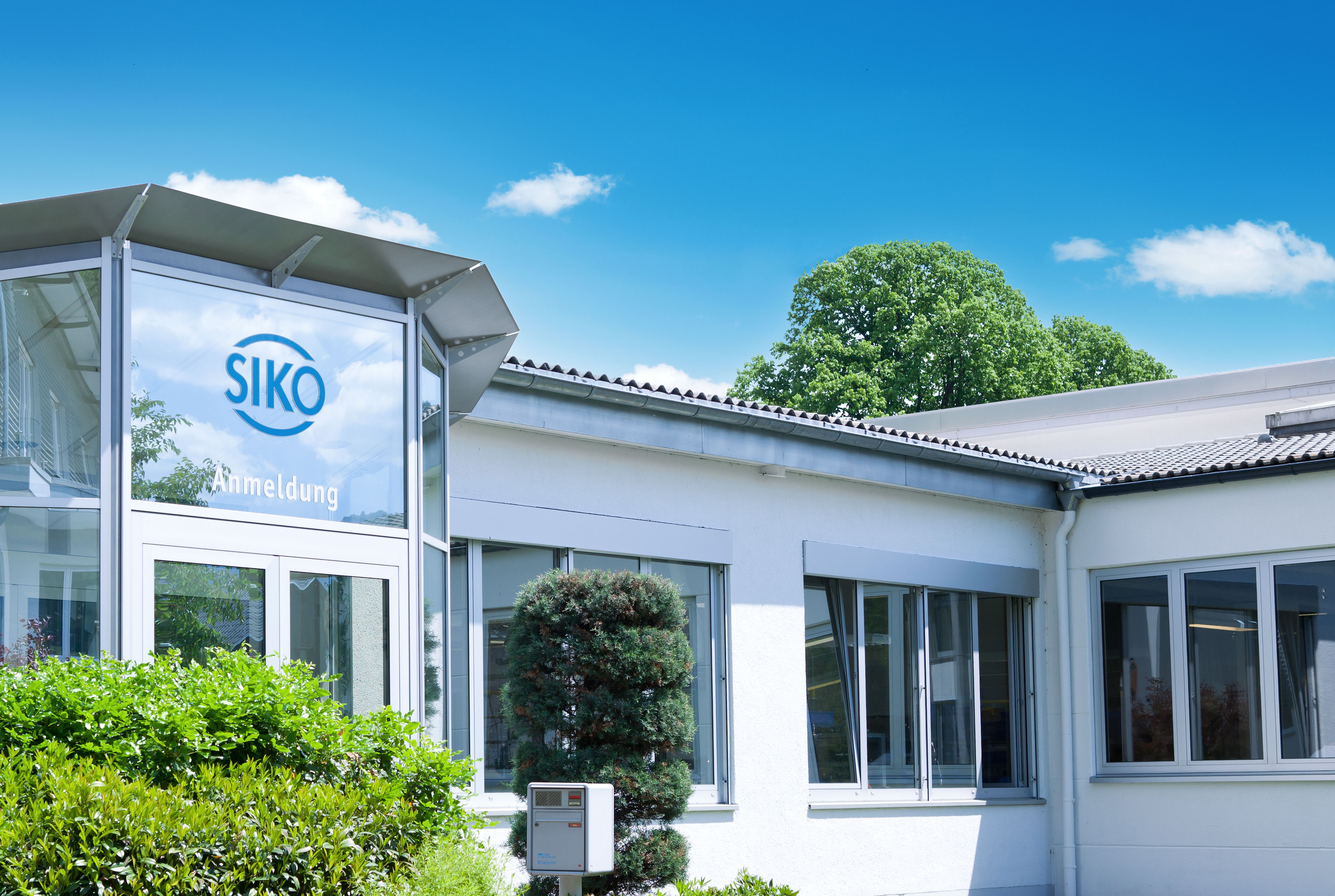 Edificio administrativo con recepción en SIKO en Buchenbach